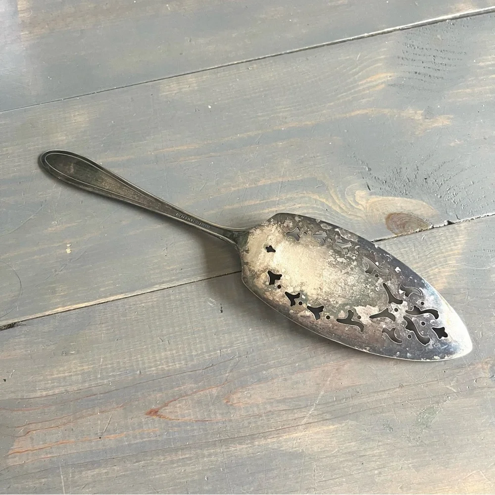 Vintage Peerless Silver Plated Cake Pie Server